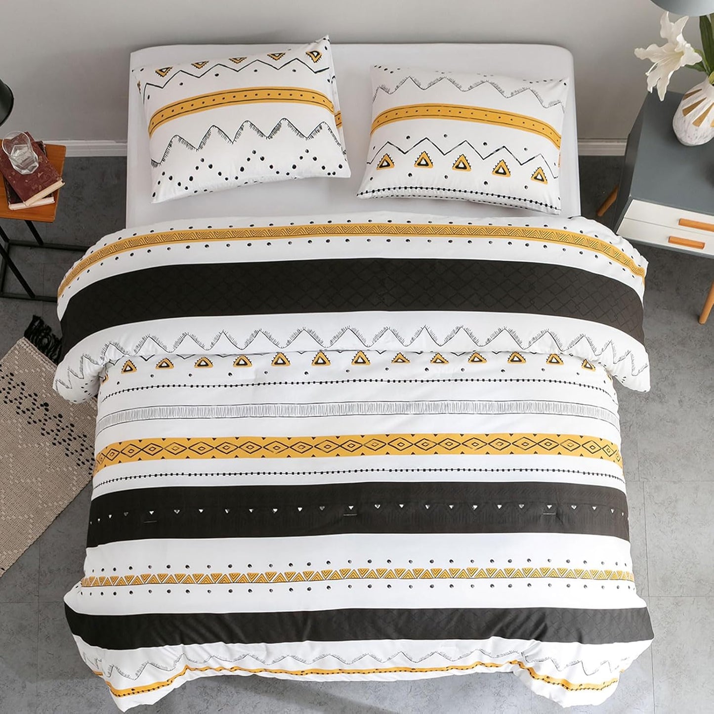 Modern Comforter Set | Soft Microfiber Bedding, 1 Comforter & 2 Pillowcases, Reversible Lightweight Set