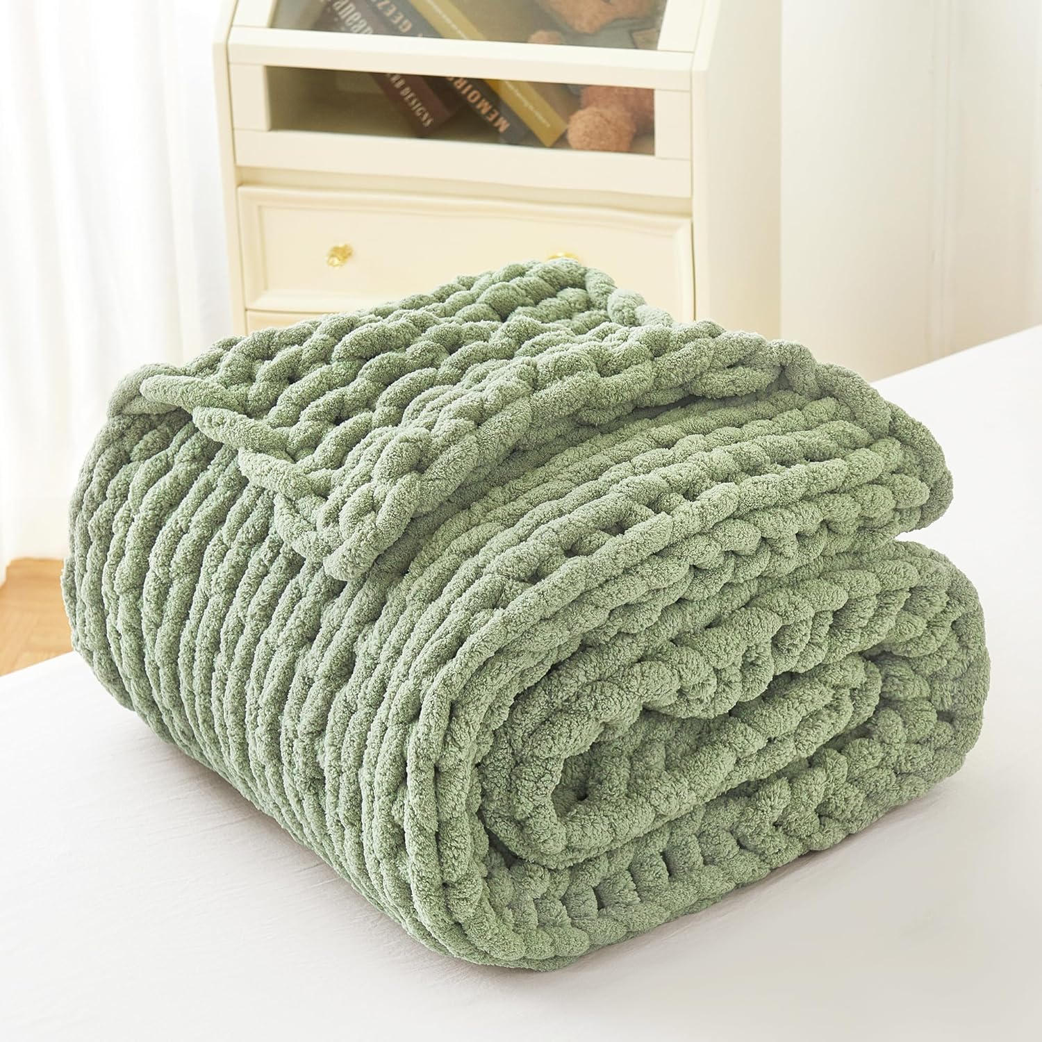 Chunky Knit Blanket Throw | Hand-Knit Chenille Sofa Blanket, Soft & Cozy Home Décor