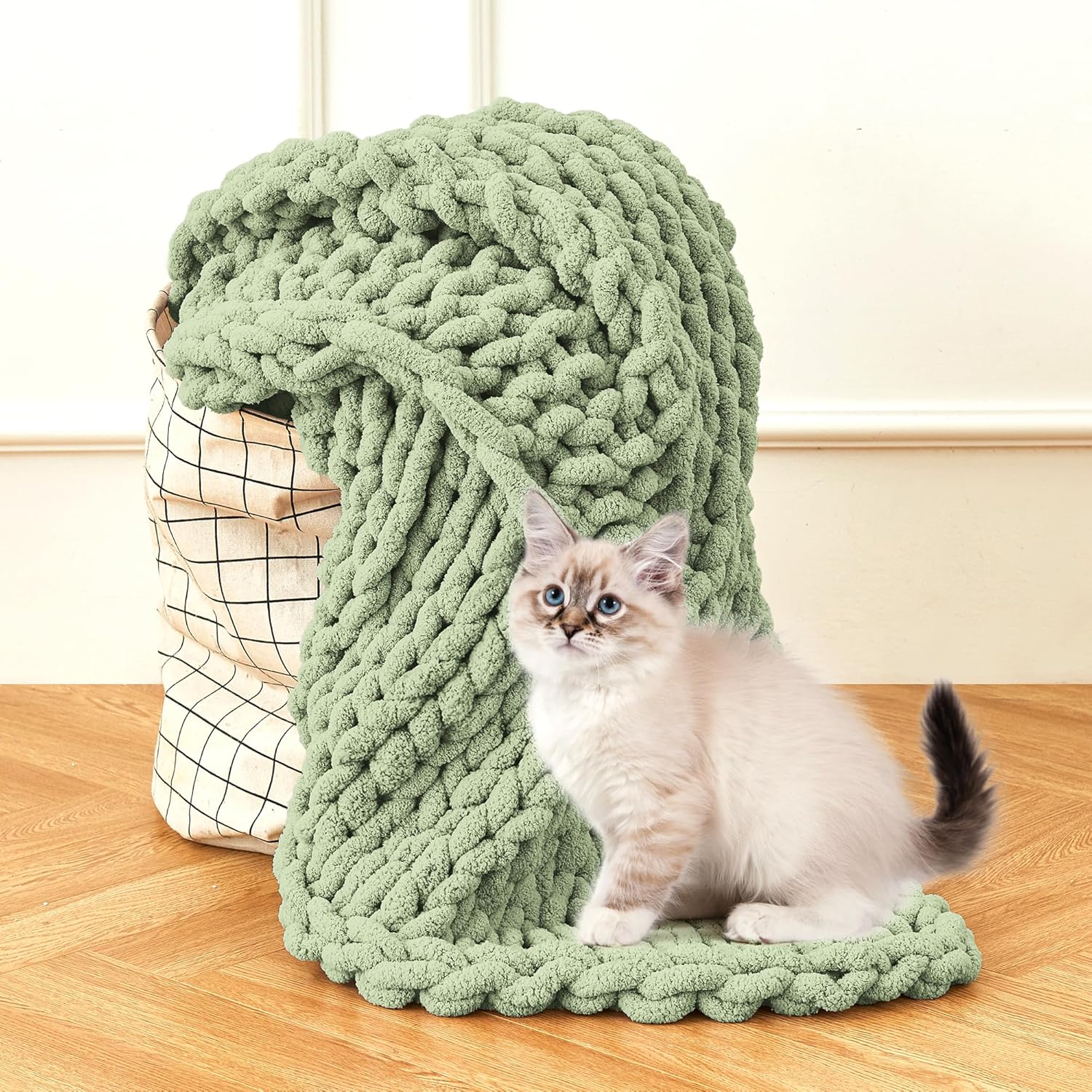 Chunky Knit Blanket Throw | Hand-Knit Chenille Sofa Blanket, Soft & Cozy Home Décor