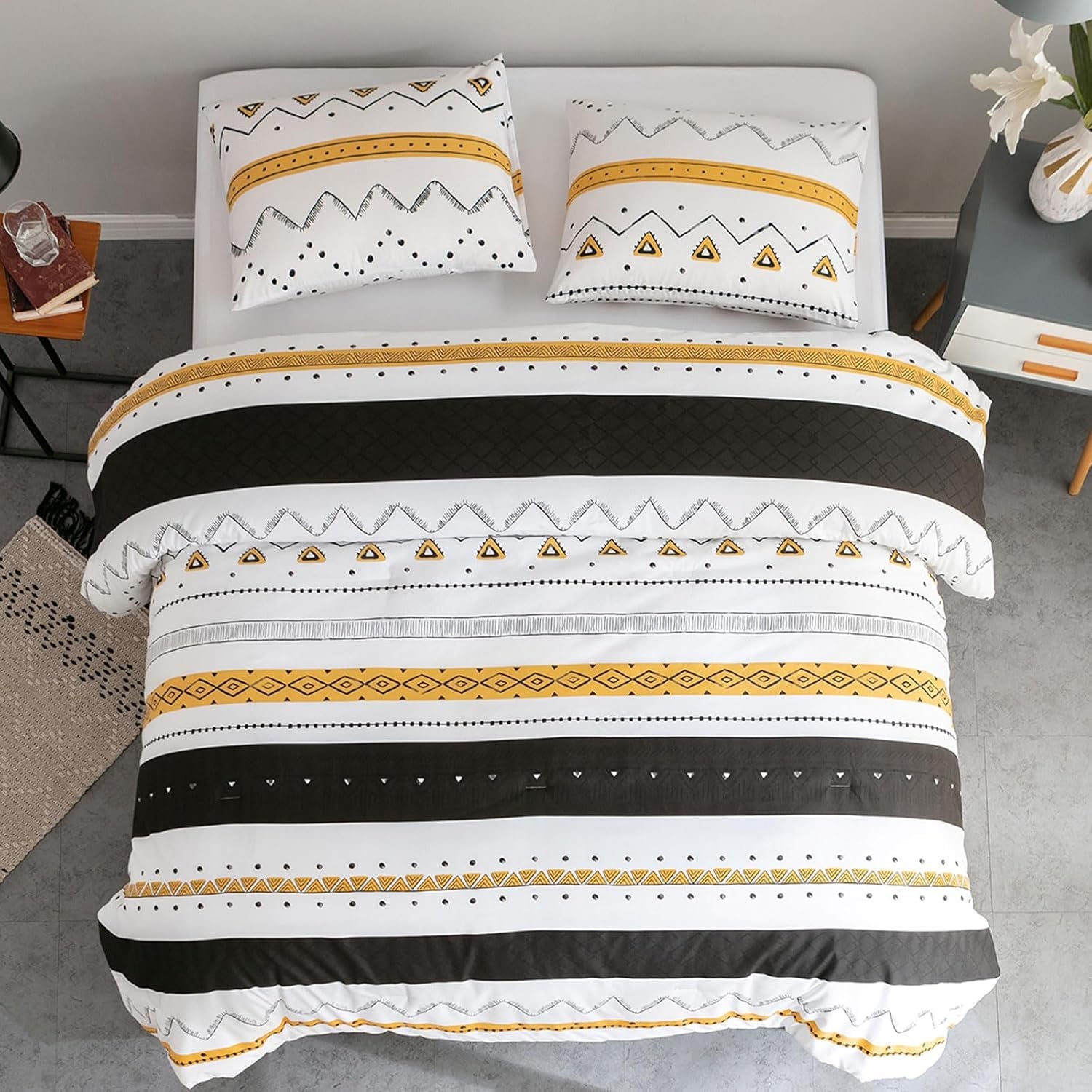 Modern Comforter Set | Soft Microfiber Bedding, 1 Comforter & 2 Pillowcases, Reversible Lightweight Set