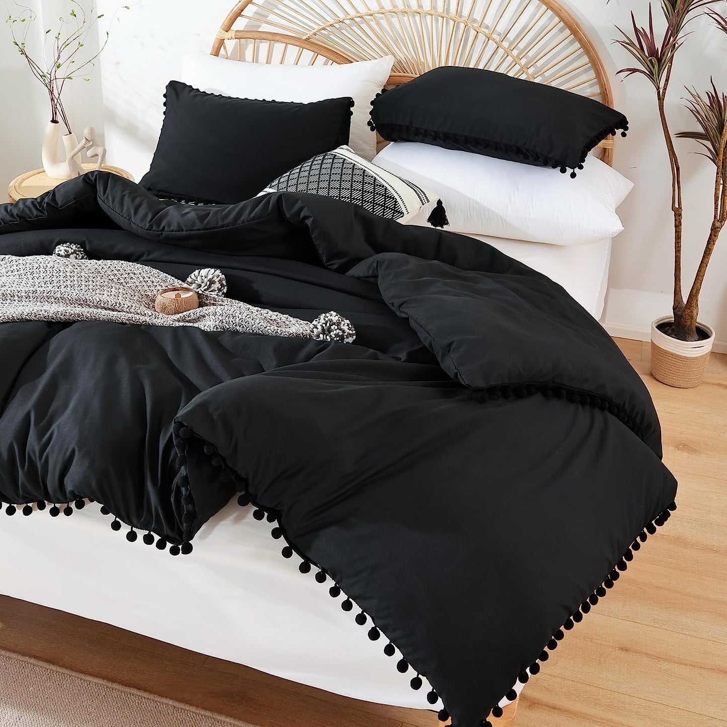 Queen 3-Piece Comforter Set | Soft All-Season Bedding with Ball Pom Fringe, Includes Comforter & 2 Pillow Shams