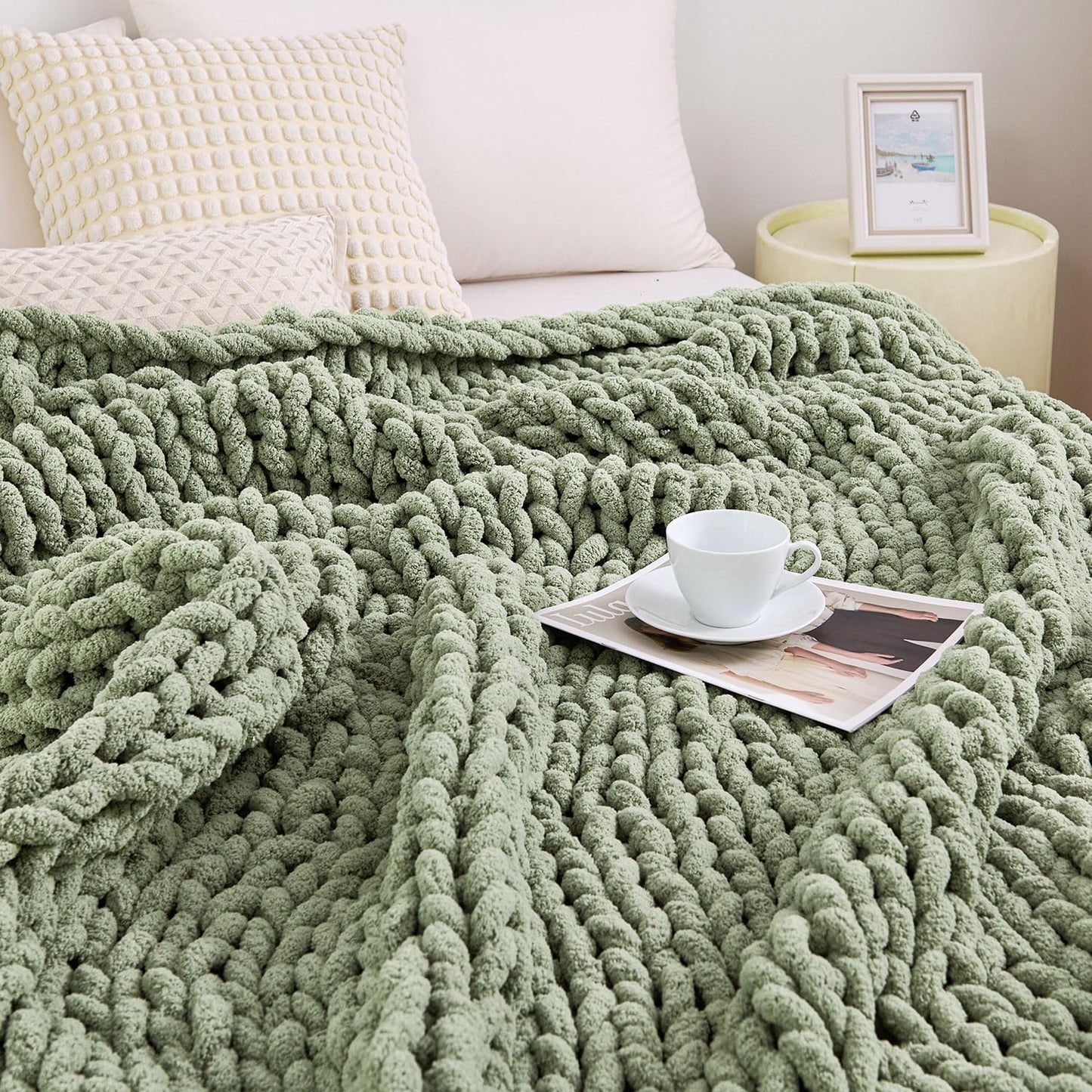 Chunky Knit Blanket Throw | Hand-Knit Chenille Sofa Blanket, Soft & Cozy Home Décor 