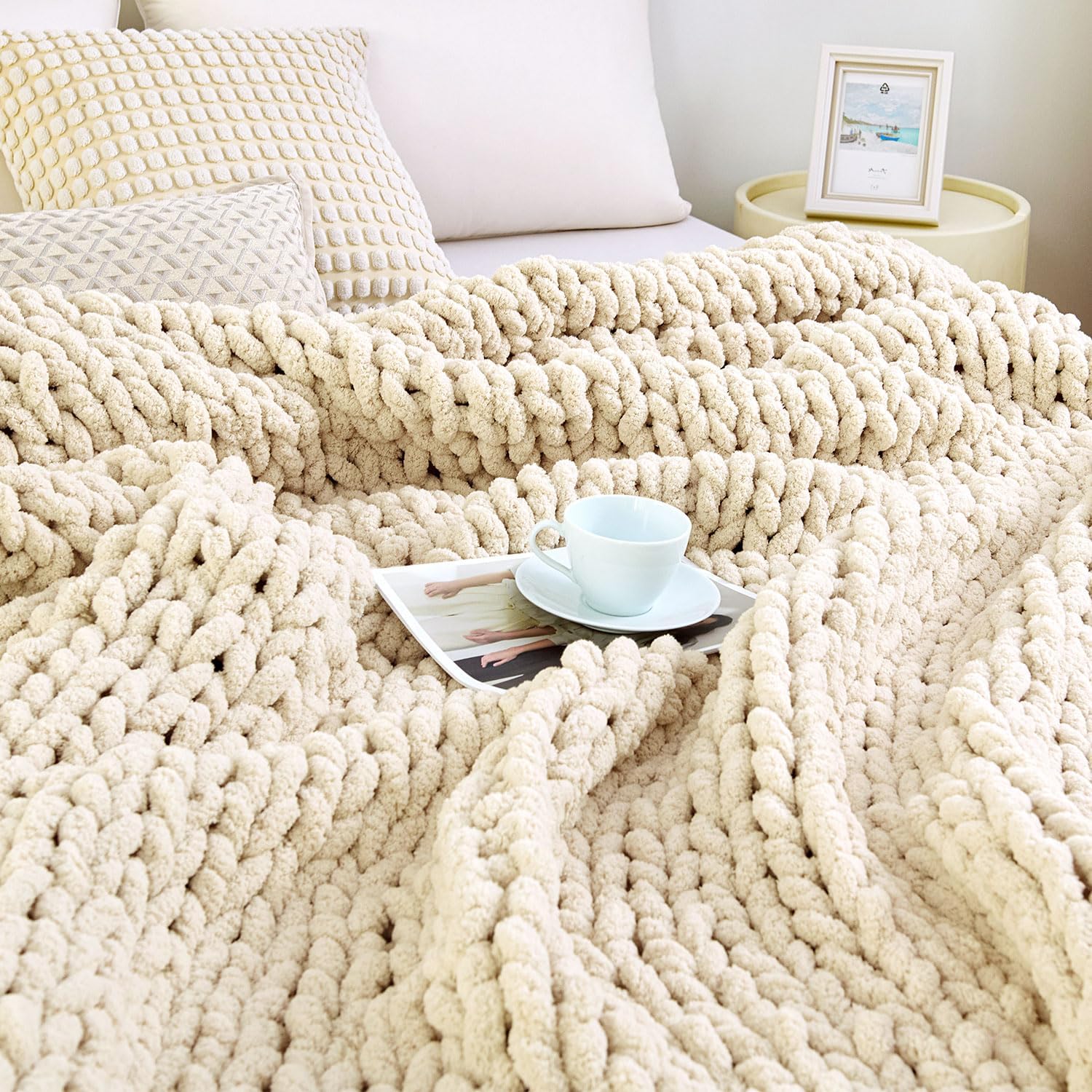Chunky Knit Blanket Throw | Hand-Knit Chenille Sofa Blanket, Soft & Cozy Home Décor 