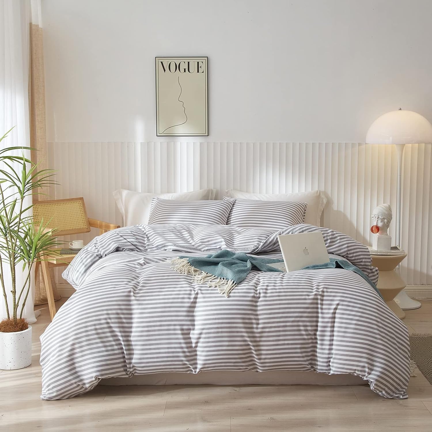 Modern Comforter Set | Soft Microfiber Bedding, 1 Comforter & 2 Pillowcases, Reversible Lightweight Set